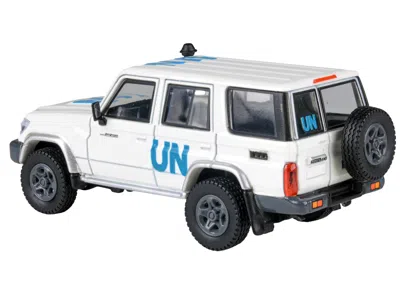 Paragon 2014 Toyota Land Cruiser Lc76 White "united Nations" 1/64 Diecast Model Car By  Models