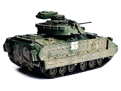 Dragon Models Ukraine M2a2 Ods Light Tank Green Camouflage (weathered) "neo Dragon Armor" Series 1/72 Plastic Mode