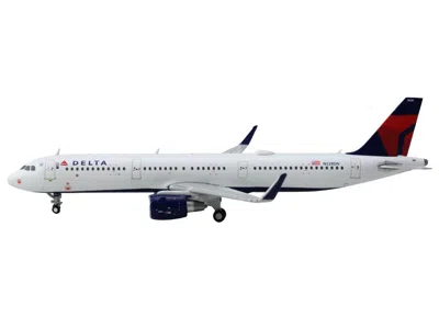 Geminijets Airbus A321 Commercial Aircraft "delta Air Lines" (n328dn) White With Red And Blue Tail 1/400 Diecas