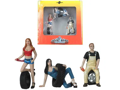 Motorhead Miniatures Val, Andie And Derek Tire Brigade 3 Piece Figurine Set 1/24 By