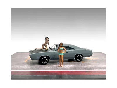 American Diorama Car Wash Girls Set 1 Dorothy And Barbara 2 Piece Figure For 1/43 Scale Models By