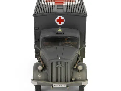 Forces Of Valor Opel-blitz Kfz.305 Ambulance Gray (weathered) "german Army" "armoured Fighting Vehicle" Series 1/32