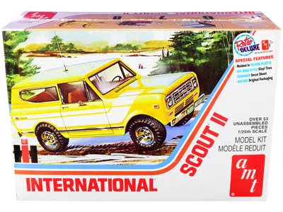 Amt Skill 2 Model Kit Ih International Harvester Scout Ii 1-25 Scale Model Car