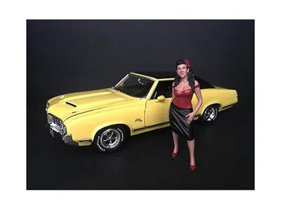 American Diorama 1 By 18 Scale Hanging Out Ii Rosa Figurine Model