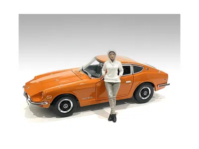 American Diorama Car Meet 2 Figurine Iii For 1/24 Scale Models By