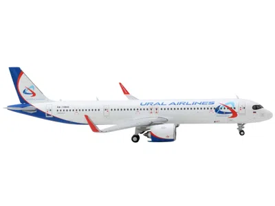 Geminijets Airbus A321neo Commercial Aircraft "ural Airlines" White With Blue Tail 1/400 Diecast Model Airplane