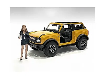 American Diorama The Dealership Female Salesperson Figurine For 1/24 Scale Models By
