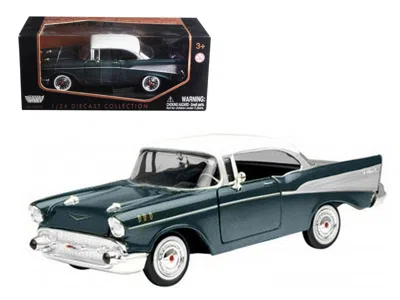 Motormax 1 By 24 1957 Chevrolet Bel Air Diecast Model Car, Green