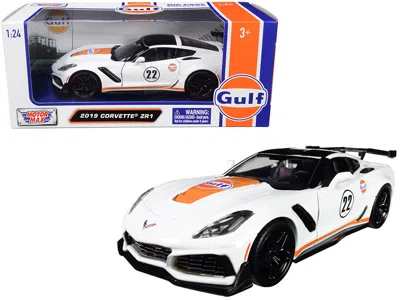 Motormax 2019 Chevrolet Corvette Zr1 #22 "gulf Oil" White With Orange Stripes And Black Top 1/24 Diecast Mode