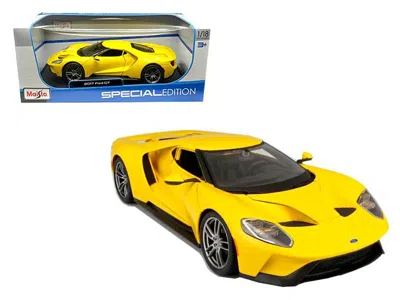 Maisto 2017 Ford Gt Yellow 1/18 Diecast Model Car By