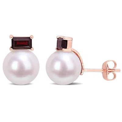 Mimi & Max 9-9.5mm Cultured Freshwater Pearl And 4/5 Ct Tgw Garnet Stud Earrings In 10k Rose Gold In Red