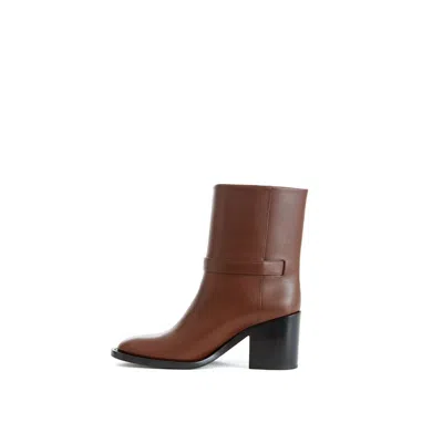 Burberry Elegant Leather Brown Boots In Brown