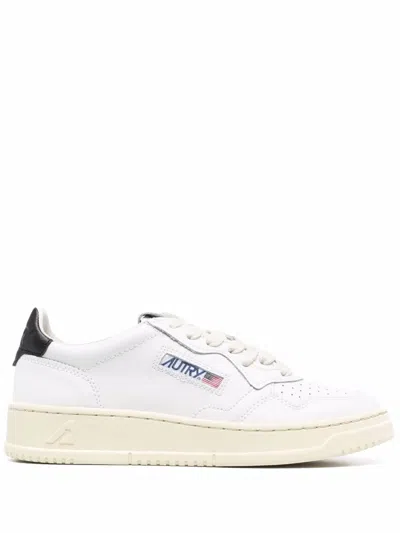 Autry Medalist White Low Top Sneakers With Contrasting Heel Tab In Leather Woman In Multi