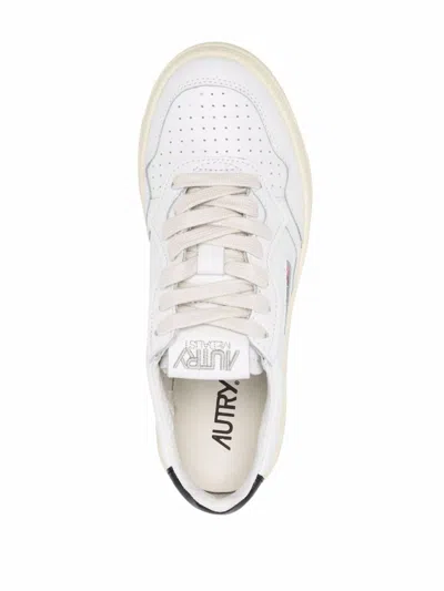 Autry Medalist White Low Top Sneakers With Contrasting Heel Tab In Leather Woman In Multi