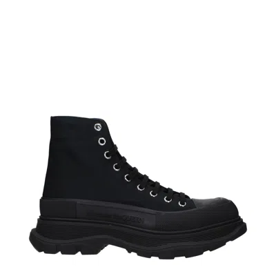 Alexander Mcqueen Tread Slick Boots In Black
