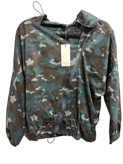 925 Fit Women D-side Jacket In Camo Basil In Multi