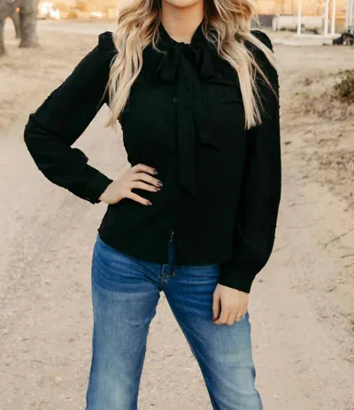 Sterling Kreek Business Babe Tee Top In Black In Black