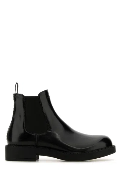 Prada Mens Black Logo-debossed Heeled Leather Chelsea Boots