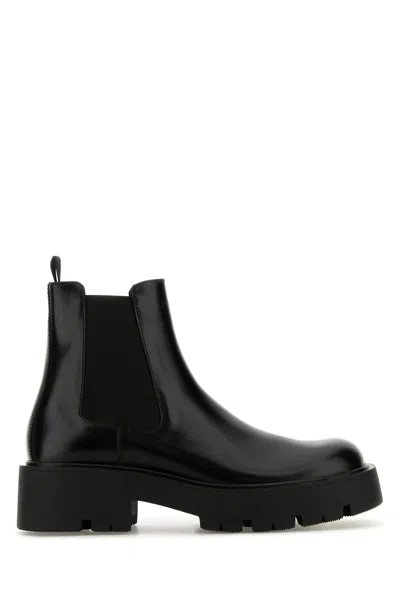 Prada Mens Black Logo-debossed Heeled Leather Chelsea Boots