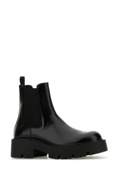 Prada Mens Black Logo-debossed Heeled Leather Chelsea Boots
