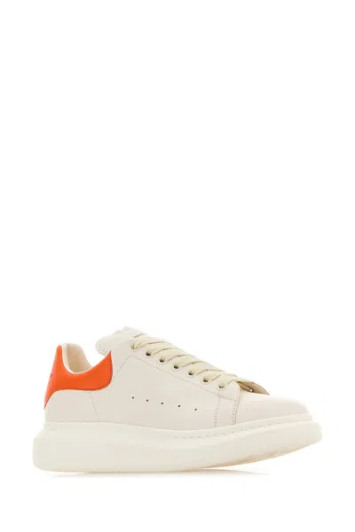 Alexander Mcqueen White Low Top Sneakers With Contrasting Heel With Embossed Logo Lettering In Leather Man In White