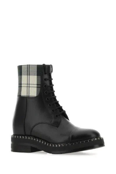 Chloé Leather Boots With Fabric Inserts And A Rounded Toe