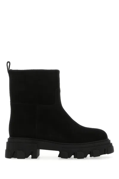 Gia Borghini Lug-sole Suede Ankle Boots