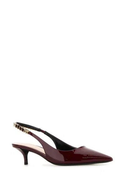 Gucci Signoria Patent Logo Chain Kitten Pumps
