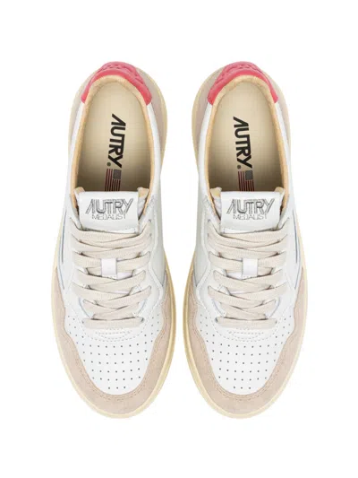 Autry Medalist Low Sneaker In White