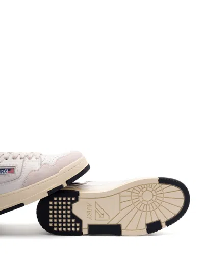 Autry Clc Sneakers In White