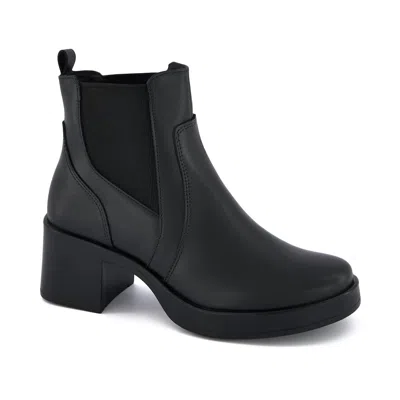 Andrea Chelsea Boots With Elastic Sides In Black