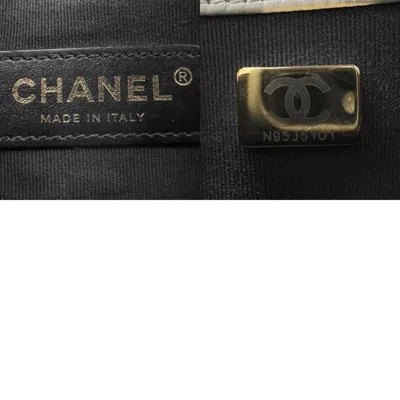 Pre-owned Chanel Gold Off-white Caviar Leather Shoulder Bag () In Gold, Off-white