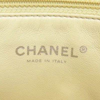 Pre-owned Chanel Red Color Leather Shoulder Bag ()