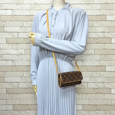 Pre-owned Louis Vuitton Brown Monogram Canvas Pochette Shoulder Bag ()