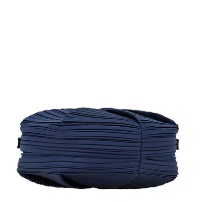 Pre-owned Issey Miyake Navy Polyester Shoulder Bag ()
