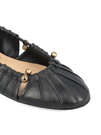 Chloé Luna Ballerinas With Gold-tone Accents And Pleated Design In Black