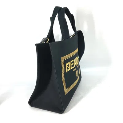 Pre-owned Fendi Black Cloth Shoulder Bag ()