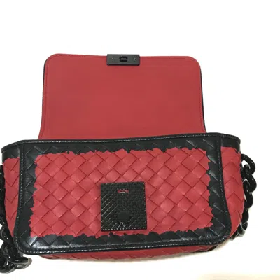Pre-owned Bottega Veneta Red Leather Shoulder Bag ()