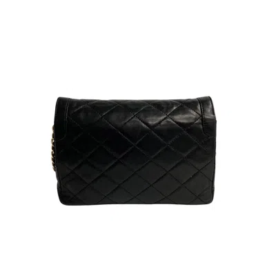 Pre-owned Chanel Black Leather Shoulder Bag ()