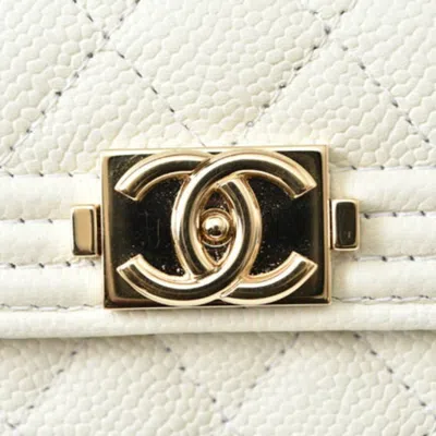 Pre-owned Chanel Boy  Off-white Caviar Leather Wallet (bi-fold) ()