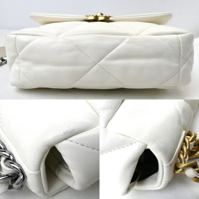 Pre-owned Chanel Cream White Leather Shoulder Bag () In Cream, White