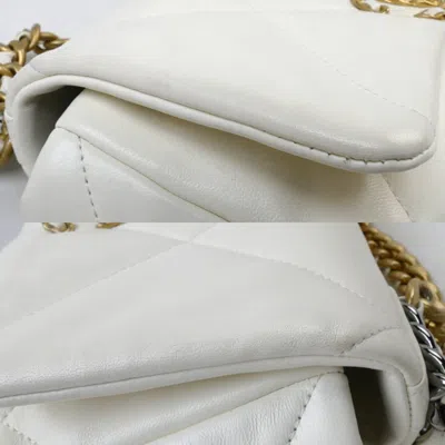 Pre-owned Chanel Cream White Leather Shoulder Bag () In Cream, White