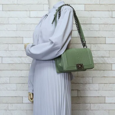 Pre-owned Chanel Green Leather Shoulder Bag ()