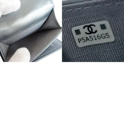Pre-owned Chanel Matelasse Silver Leather Wallet (tri-fold) ()