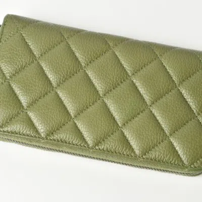 Pre-owned Chanel Moss Green Caviar Leather Long Wallet (bi-fold) ()