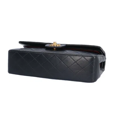 Pre-owned Chanel Navy Leather Shoulder Bag ()