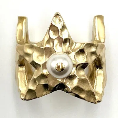 Pre-owned Dior Christian  Gold Metal Band Ring ()