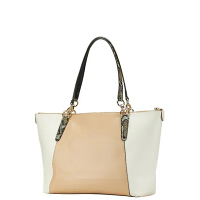 Pre-owned Coach Beige White Leather Pouch Shoulder Bag Tote Bag () In Beige, White