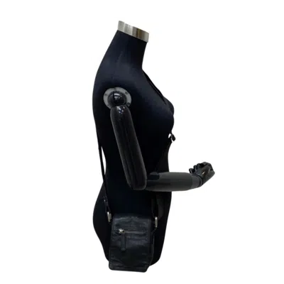 Pre-owned Givenchy Black Canvas Leather Shoulder Bag ()