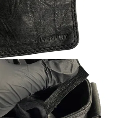 Pre-owned Givenchy Black Canvas Leather Shoulder Bag ()